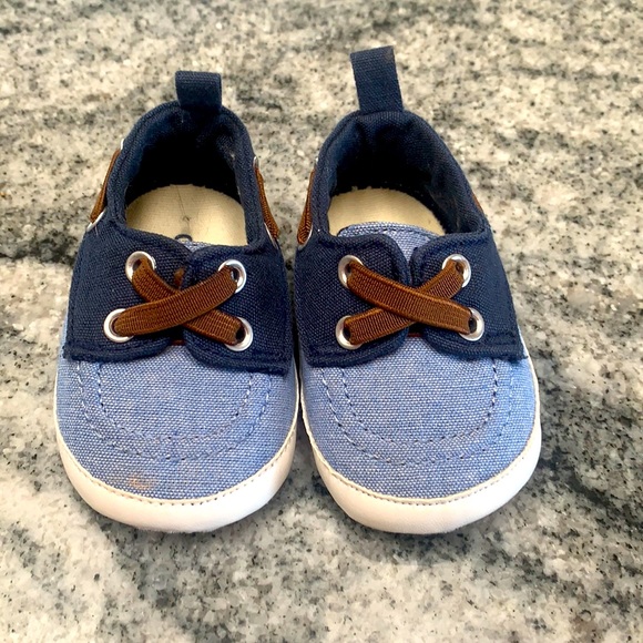Old Navy infant 0-3 months shoes - Picture 1 of 4